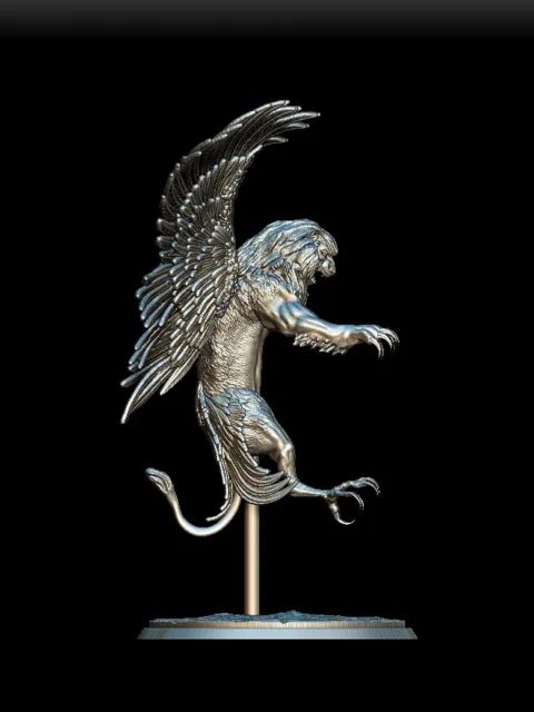 Right Profile highlighting wing curvature and foreclaw extension