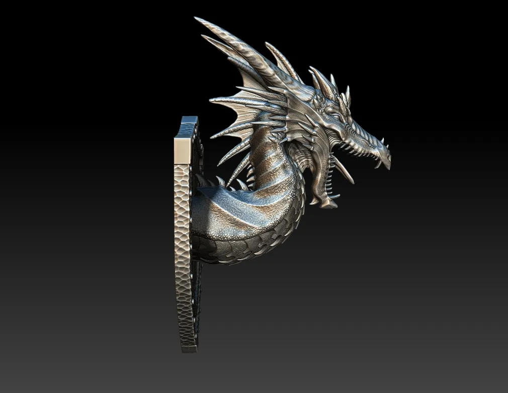 Right Profile highlighting extended tongue, serrated frill edges, and scale layering