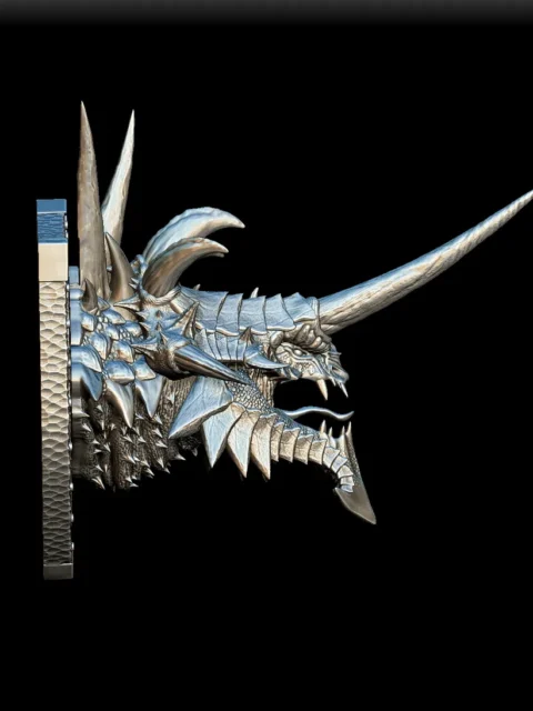 Left Profile capturing clustered facial spikes and sculpted mount detail