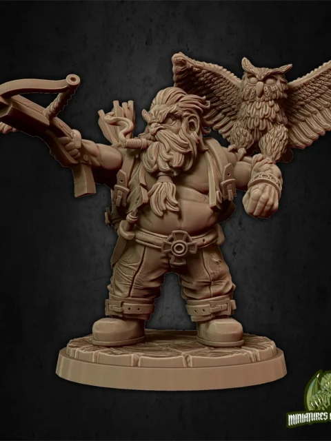 Alternative view of Big Holin Longlook — Clan Oakentap Dwarf Miniature