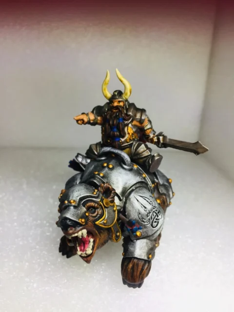 Alternative view of Luther The King War Bear — Clan Oakentap Dwarf Miniature