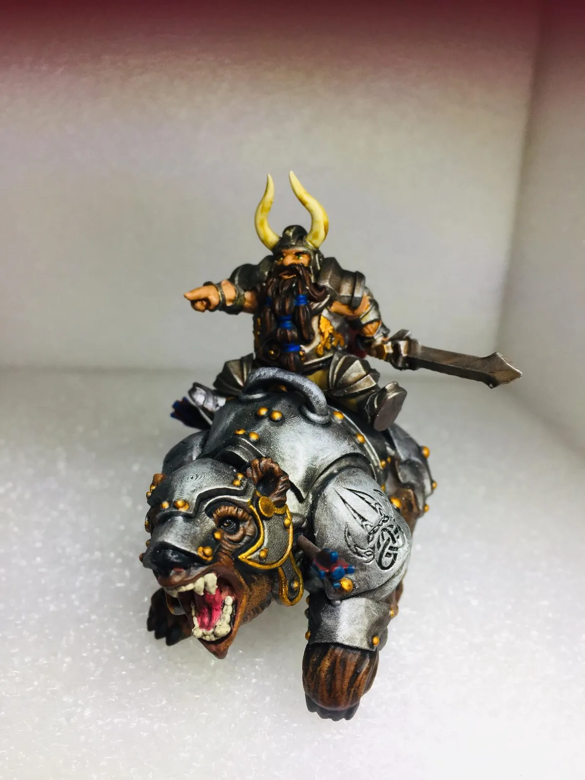 Luther The King War Bear — Clan Oakentap Dwarf Miniature - Image 2